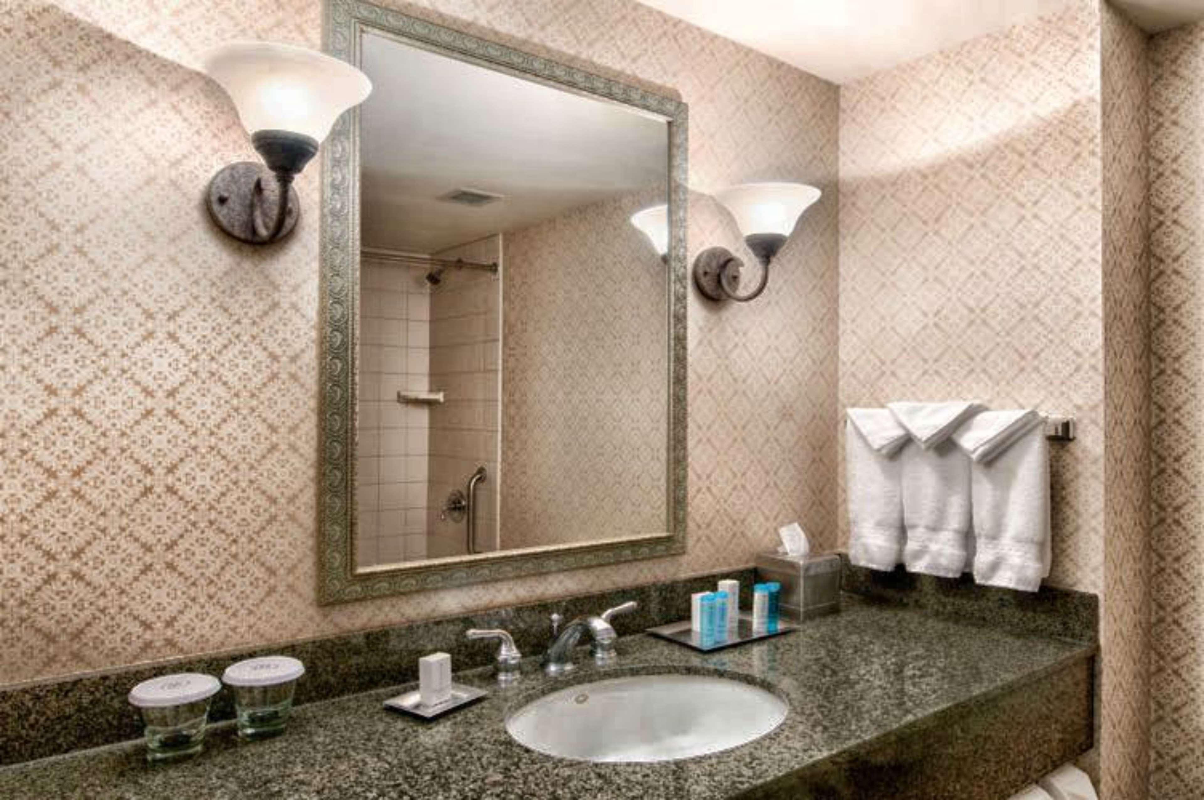 Hilton & Conference Center 3* Scranton