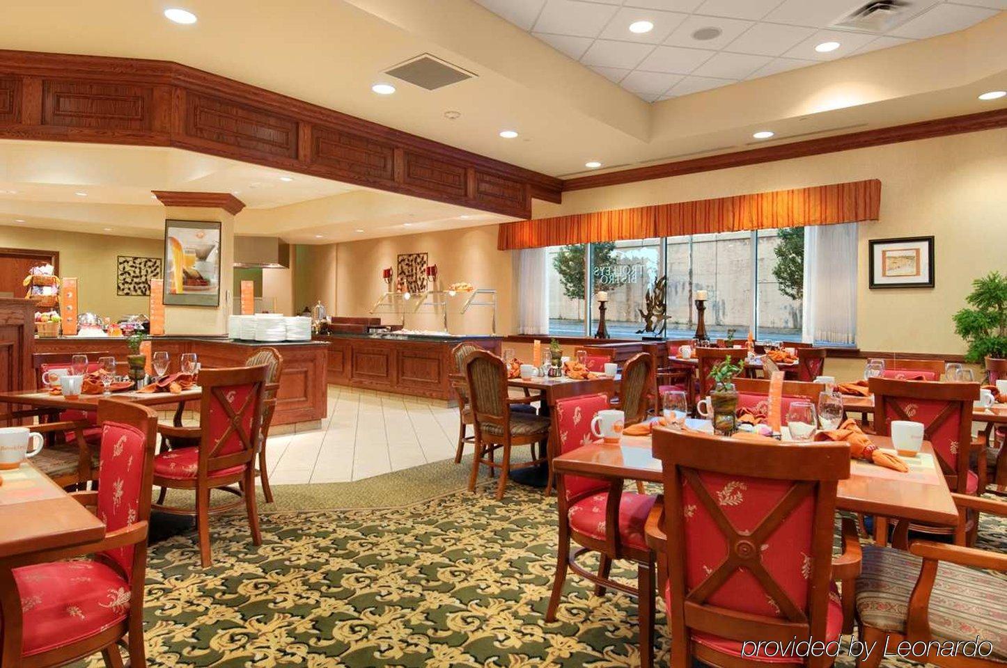 Hilton & Conference Center 3*