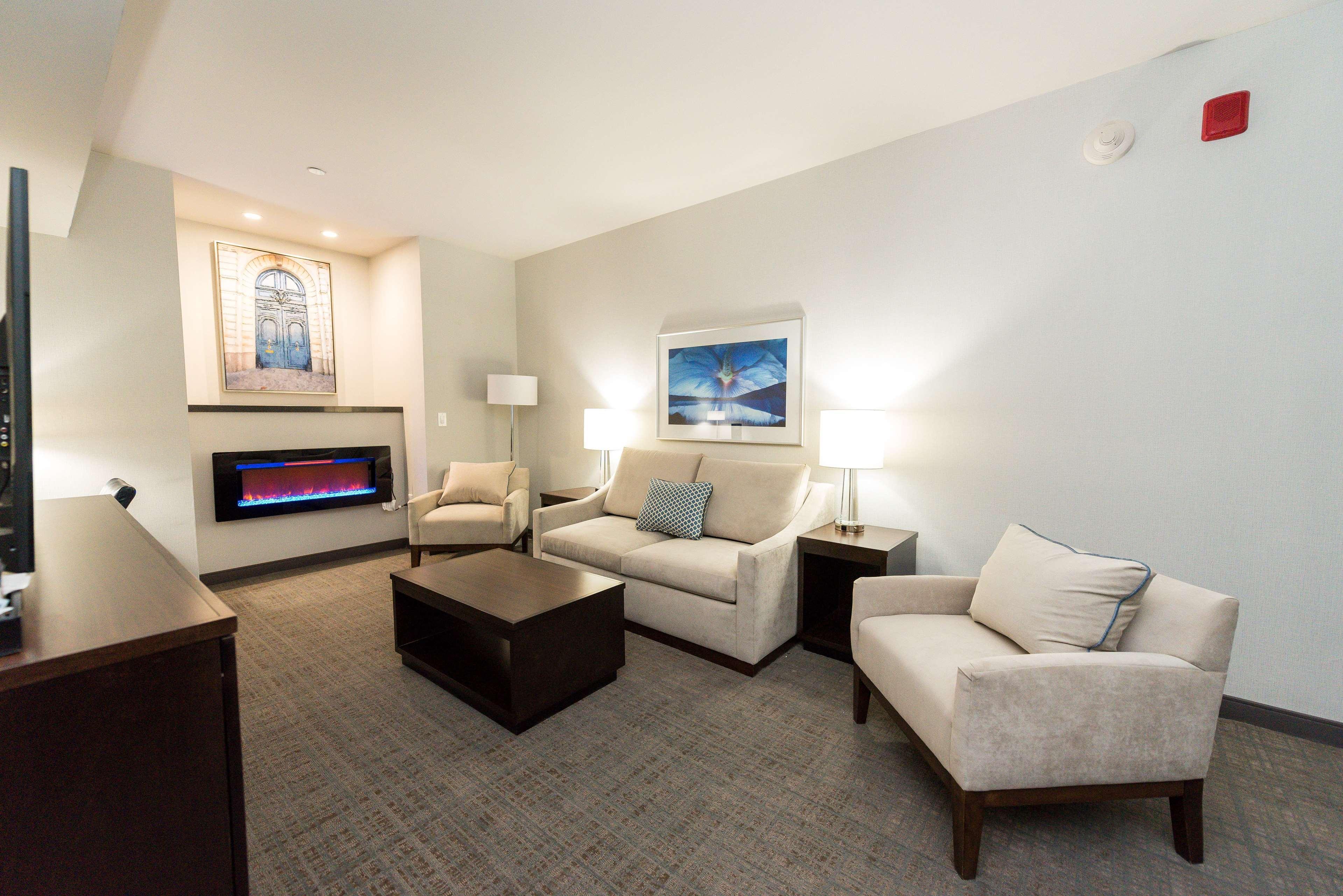 Hotel Hilton & Conference Center 3*